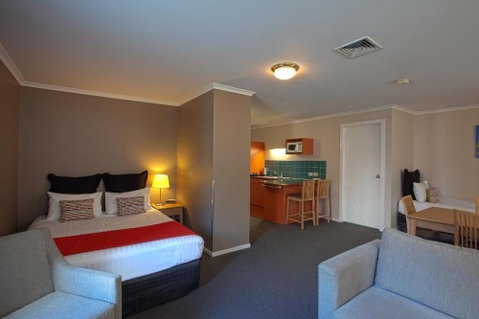 Quest Waterfront Serviced Apartments - Accommodation Perth 2