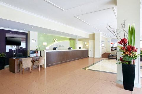Holiday Inn Darling Harbour, An IHG Hotel - Perth Resorts 6