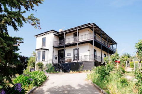 The Dragonfly Inn - Accommodation Perth 0
