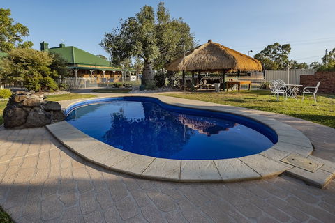 Overlander Homestead Motel - Perth Resorts 2