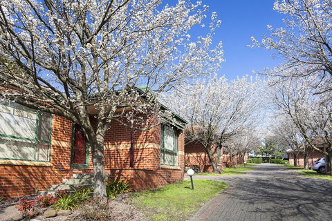 Mount Waverley Townhouses - Accommodation Perth 2