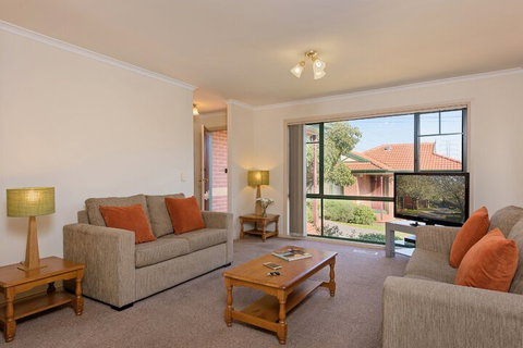 Mount Waverley Townhouses - Accommodation Perth 5