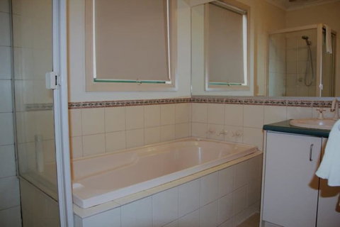 Mount Waverley Townhouses - Accommodation Perth 4
