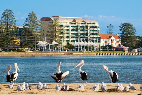 Oaks The Entrance Waterfront Suites - Accommodation Perth 1