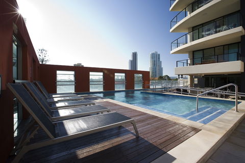 Mantra Broadbeach On The Park - Accommodation Perth 3