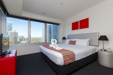 Q1 Resort & Spa - Accommodation Perth 6