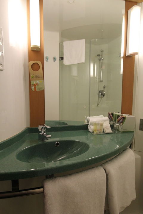Ibis Newcastle - Accommodation Perth 6