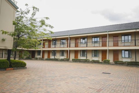 Gateway On Monash Boutique Hotel - Accommodation Perth 0