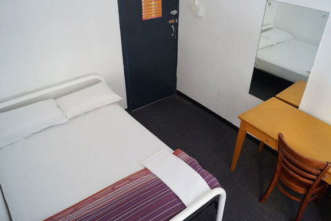 Maze Backpackers - Perth Resorts 6