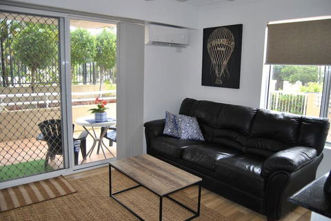 Budds Beach Apartments - Accommodation Perth 4