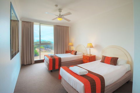 Golden Sands Apartments - Accommodation Perth 4