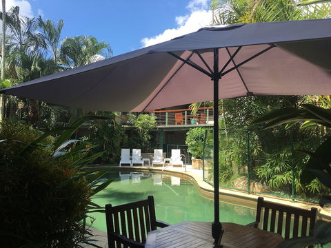 Bay Village Tropical Retreat & Apartments - Accommodation Perth 3