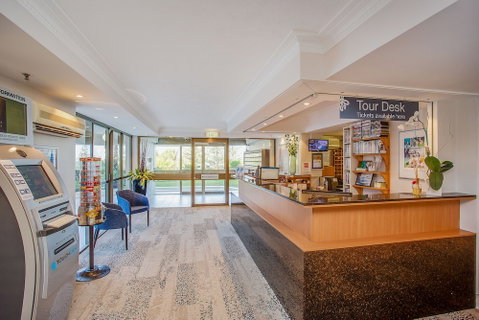 Gemini Court Holiday Apartments - Accommodation Perth 3
