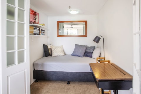 Gemini Court Holiday Apartments - Accommodation Perth 5