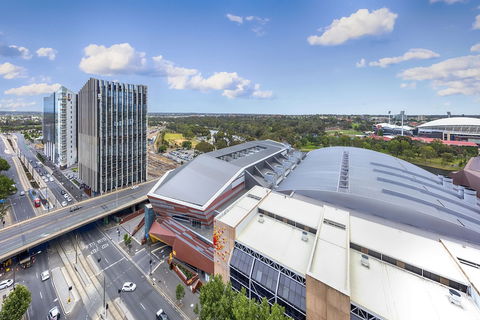 Oaks Adelaide Embassy Suites - Accommodation Perth 4