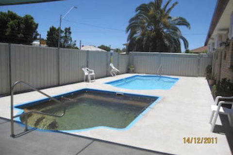 Dragon Phoenix Motel & Restaurant - Accommodation Perth 7