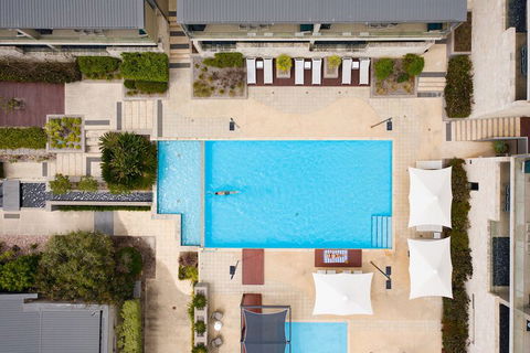Smiths Beach Resort - Perth Resorts 6