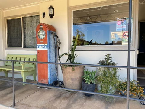 Ben Hall Motor Inn - Perth Resorts 6