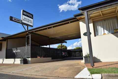 Ben Hall Motor Inn - Perth Resorts 1