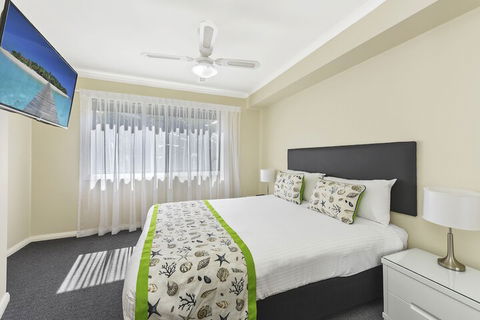 Flynns Beach Resort - Accommodation Perth 4