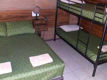 Territory Manor Motel & Caravan Park - Accommodation Perth 3