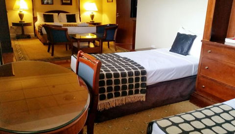 Darcys Hotel At Homebush - Perth Resorts 2
