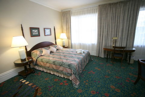 Darcys Hotel At Homebush - Perth Resorts 4