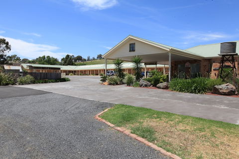 Tuckerbox Motor Inn - Accommodation Perth 1