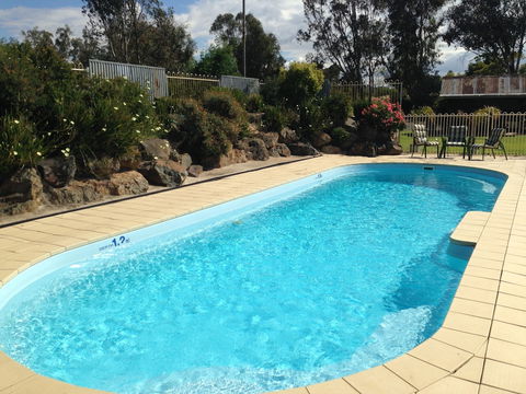 Tuckerbox Motor Inn - Accommodation Perth 2
