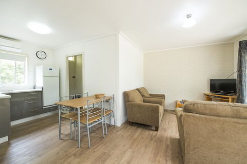 Restaway Holiday Units - Accommodation Perth 6