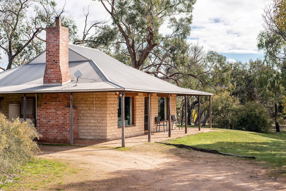 Black Range VIC Accommodation Perth