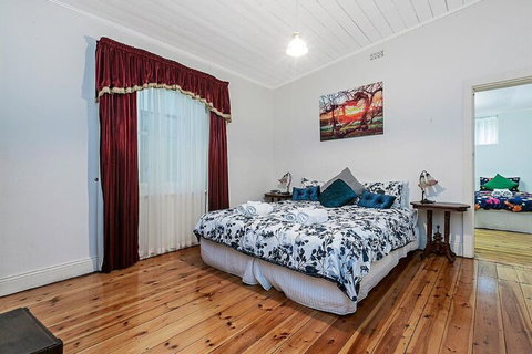 Treasured Memories Cottage - Accommodation Perth 7