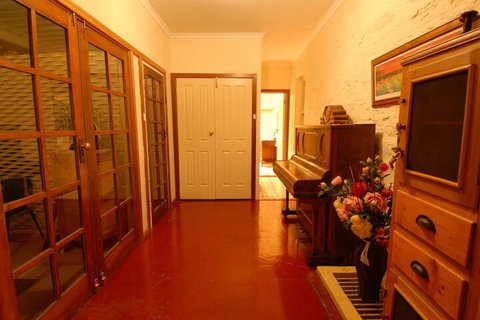 Treasured Memories Cottage - Accommodation Perth 1