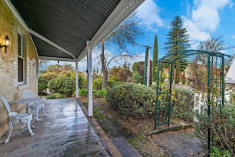 Treasured Memories Cottage - Accommodation Perth 0