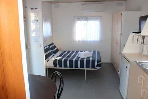 Golden Terrace Holiday Park - Accommodation Perth 7