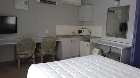 South Pacific Palms Motor Inn - Accommodation Perth 6