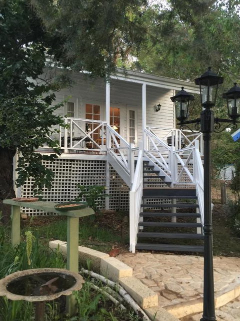 Applegate Lane Chalet - Accommodation Perth 4