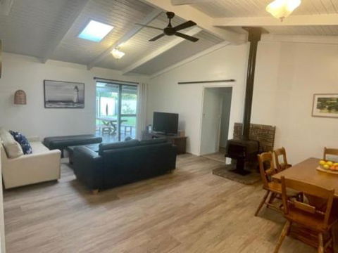 Abbey Beach Shack - Perth Resorts 3