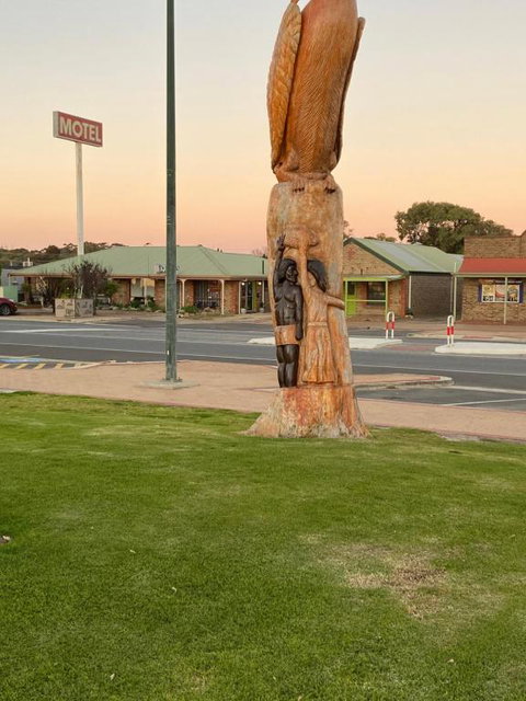 Lake Albert Motel - Perth Resorts 2