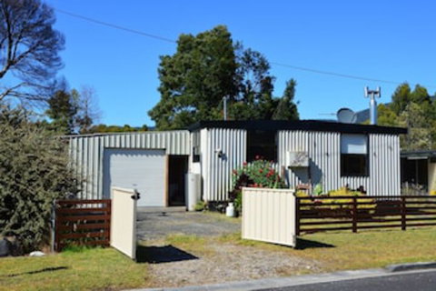 Tullah Full House - Accommodation Perth 0