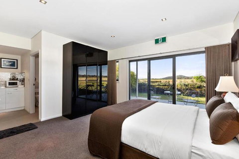 Hangar House Mudgee - Accommodation Perth 4