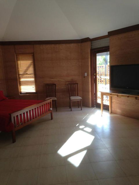 The Folly - Accommodation Perth 2