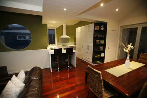 Aloha Beachfront - Accommodation Perth 4