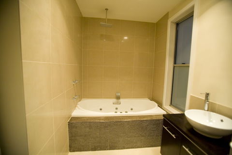 Aloha Beachfront - Accommodation Perth 1
