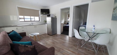 Beachcomber Holiday Units - Accommodation Perth 3