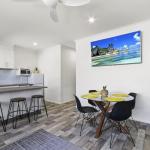 Beachcomber Holiday Units - Accommodation Perth 0