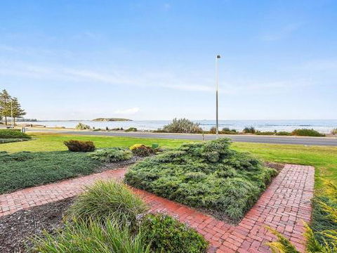 By The Sea Franklin Beachfront Apartment WiFi - Accommodation Perth 2