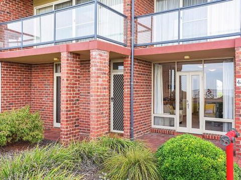 By The Sea Franklin Beachfront Apartment WiFi - Accommodation Perth 1