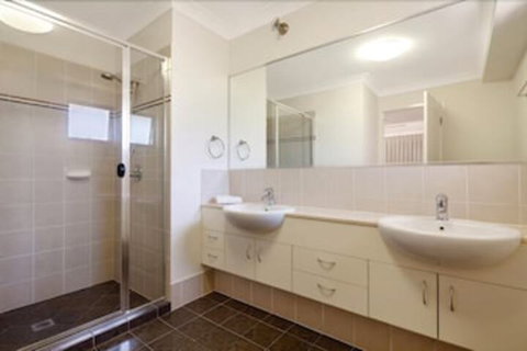 Coolum Villas - Accommodation Perth 3
