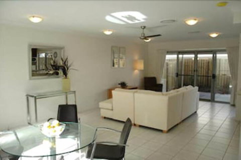 Coolum Villas - Accommodation Perth 2